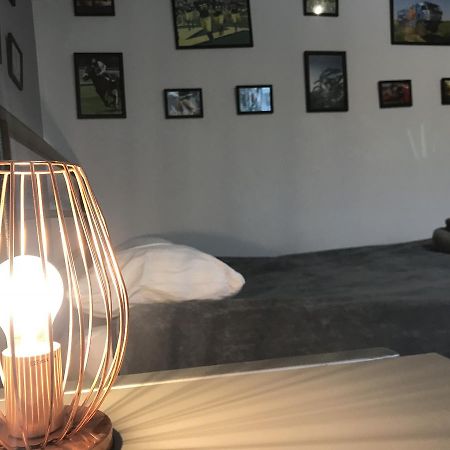 オルシュティンSportowy Apartament Nad Jezioremアパートメント エクステリア 写真