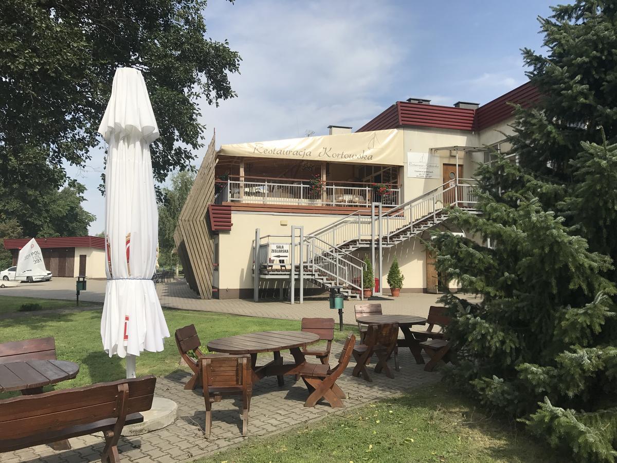 オルシュティンSportowy Apartament Nad Jezioremアパートメント エクステリア 写真