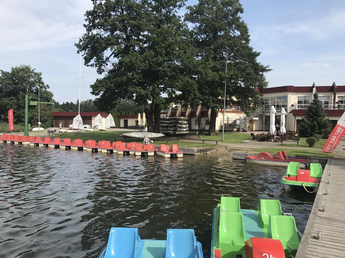 オルシュティンSportowy Apartament Nad Jezioremアパートメント エクステリア 写真