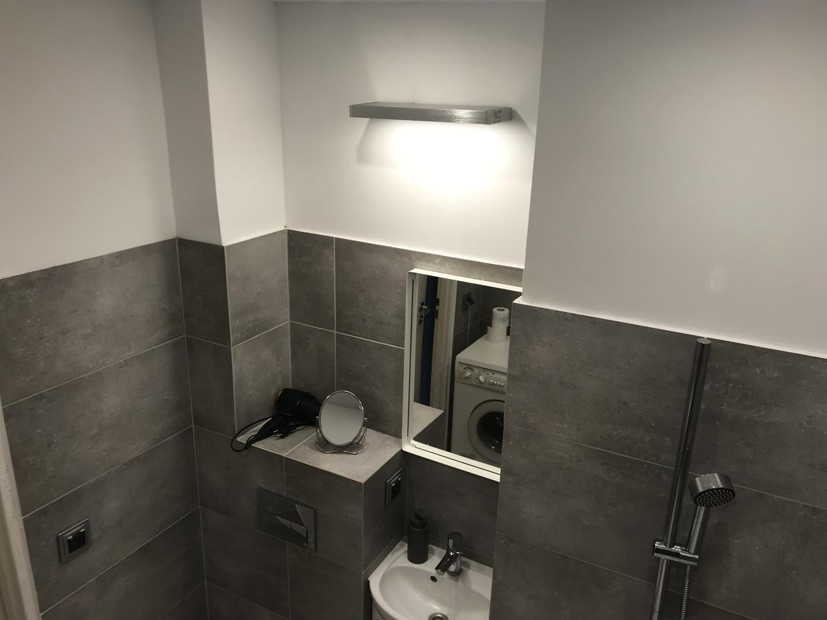 オルシュティンSportowy Apartament Nad Jezioremアパートメント エクステリア 写真