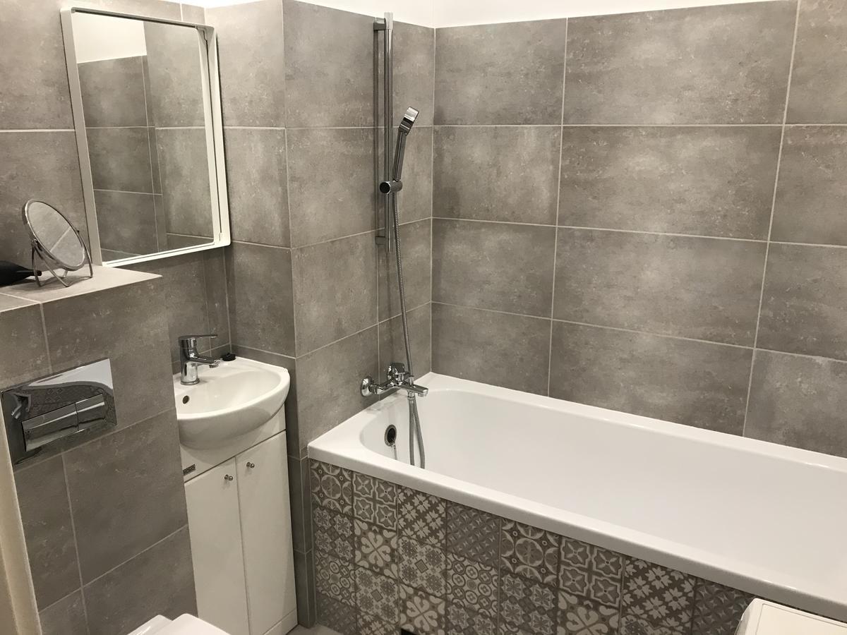 オルシュティンSportowy Apartament Nad Jezioremアパートメント エクステリア 写真