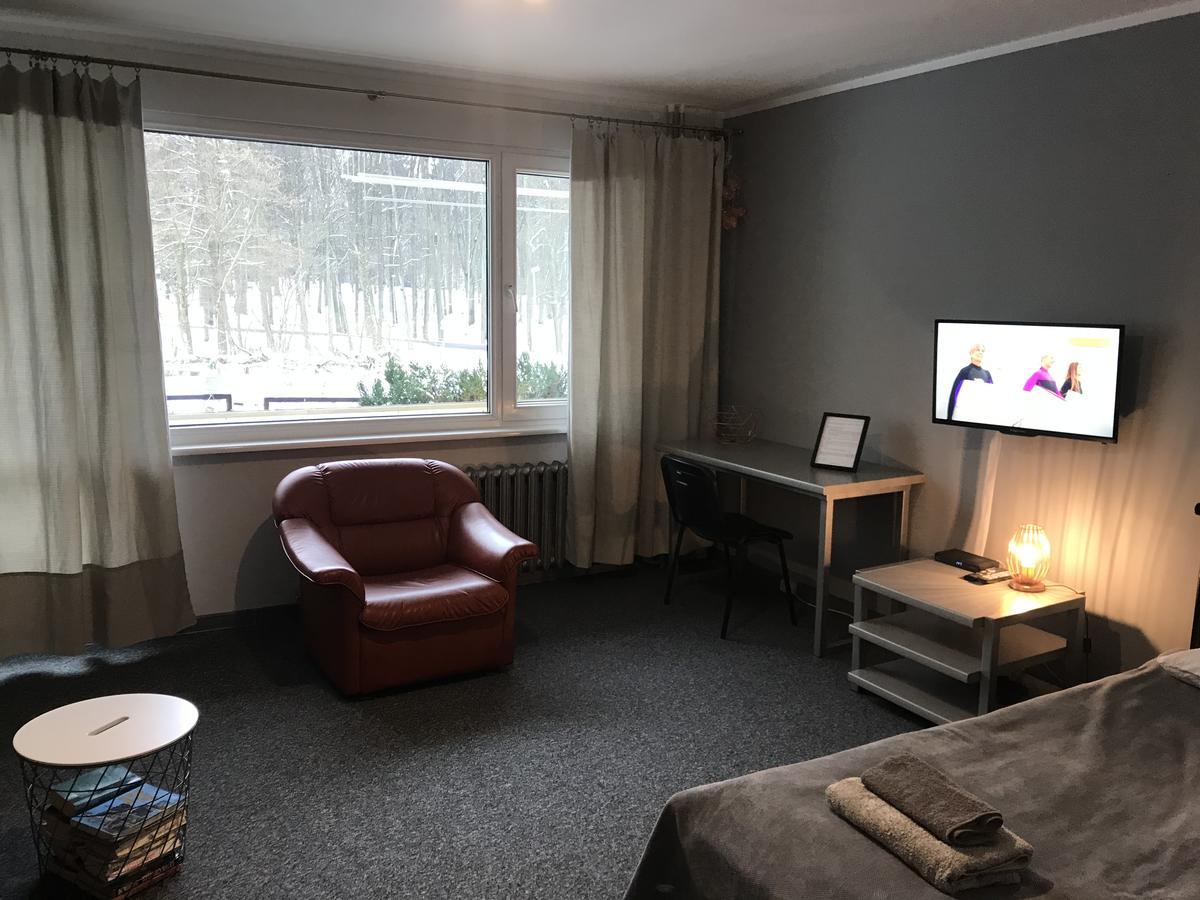 オルシュティンSportowy Apartament Nad Jezioremアパートメント エクステリア 写真